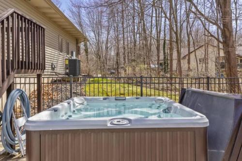 Brand New Getaway with Pool Theater and Game Room - image 14