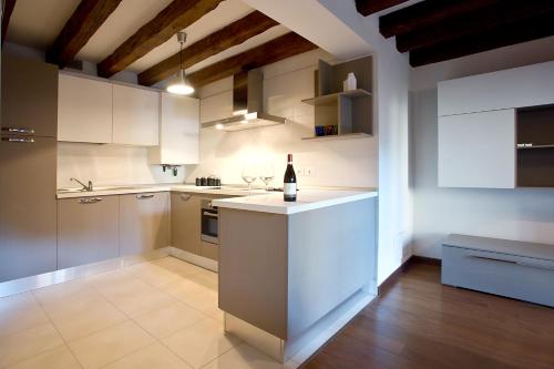 Good Wine Apartments - image 12