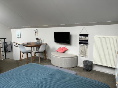 1 queen bed