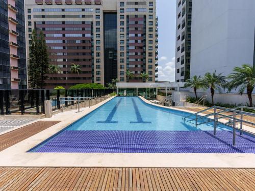 สระว่ายน้ำ, Athos Bulcao Hplus Executive in โมนูเมนตัล อาซิส