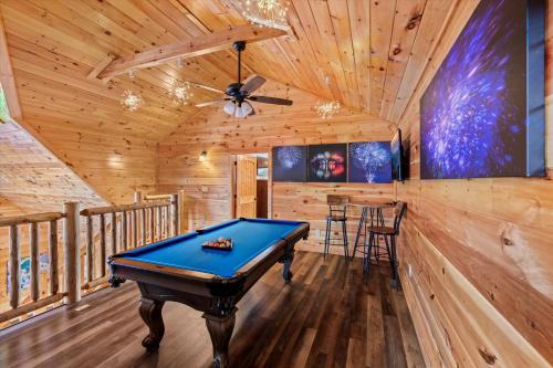 Skyburst- Mountain cabin w fireworks view! Indoor Heated Pool & Hot Tub, Pigeon Forge (fotografie 5)