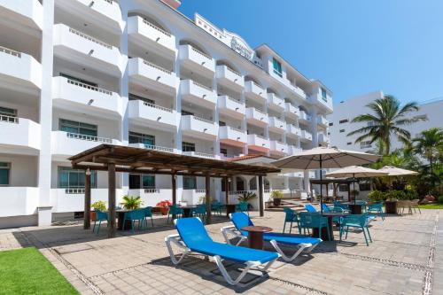 ทัศนียภาพภายนอกโรงแรม, Torreblanca Beach Hotel and Suites Guayabitos - Desayuno y Comida Incluido in ริงกอง เด กัวยาบิโตส