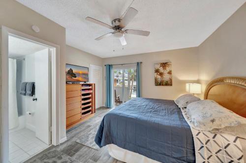 Coconut Bay Resort - a block to the beach! in Fort Lauderdale, USA