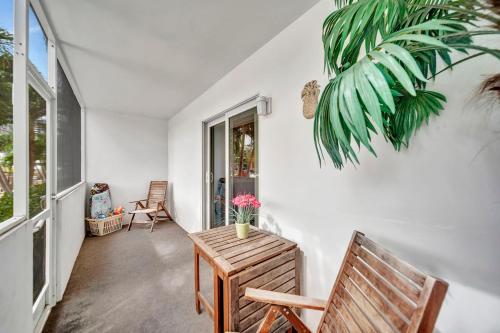 Coconut Bay Resort - a block to the beach! in Fort Lauderdale, USA