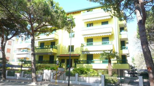 Residence Pineta - Agenzia Cocal - Apartment - Caorle