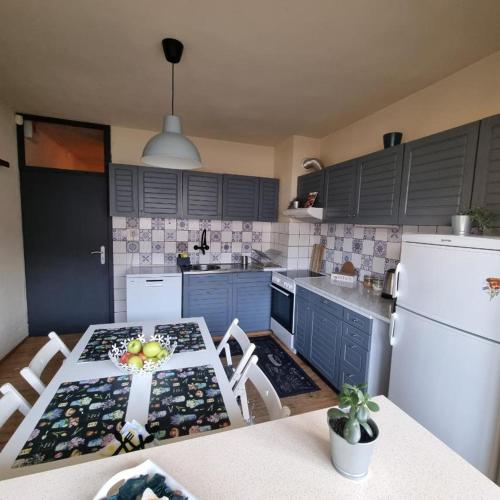 Spacious 3 bedroom apartment, close to metro station, Sofia (Foto 5)