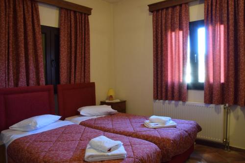 2 twin beds