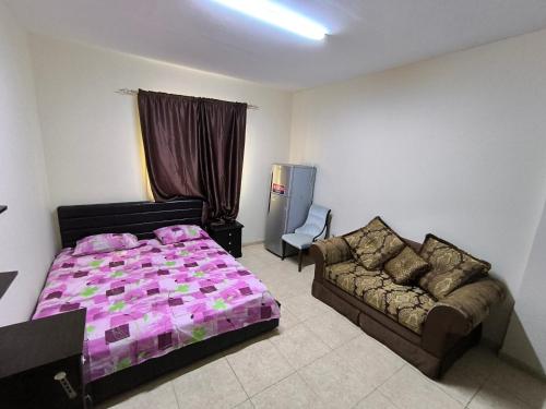 Rooms opposite mega mall in telephone shops roundabout flat no 203 Rooms opposite mega mall in telephone shops roundabout flat no 203