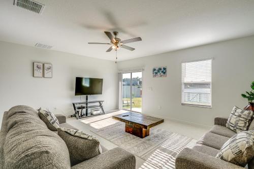 Lakeland Home with Waterfront Views 8 Mi to Dtwn! in Lakeland, Vereinigte Staaten von Amerika