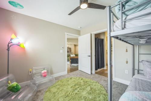 Spacious 9BR 9BA Combined Condos in Traverse City - image 12
