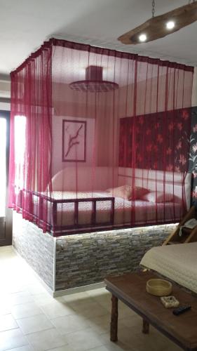 1 king bed, 2 twin beds