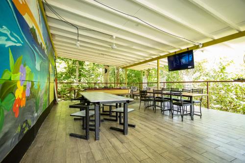 cuisine, Manuel Antonio Hostel in Quepos