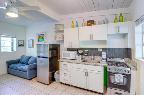 Walk to Pool and Beach Cozy Florida Keys Cottage! in Layton, USA