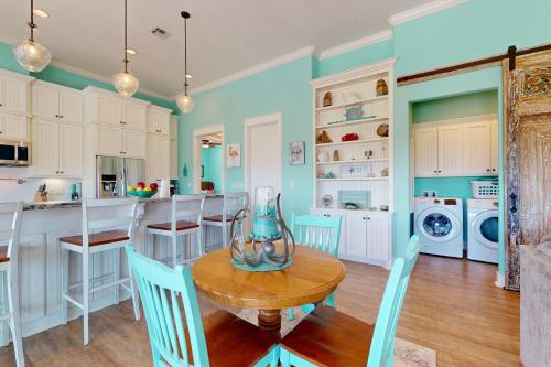 Southern Paradise in Crystal Beach, USA