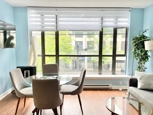 Downtown 1BR Condo at Granville Strip near English Bay in Vancouver, Canada