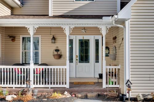 Lake View and Games Family Escape in Newport!