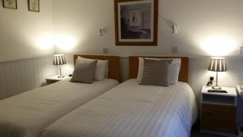 Halfway House Hotel - image 13