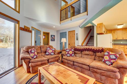 Classic Cabin with Hot Tub and Loft 10 Mi to Keystone - image 7