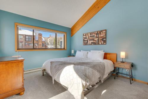 Classic Cabin with Hot Tub and Loft 10 Mi to Keystone - main image