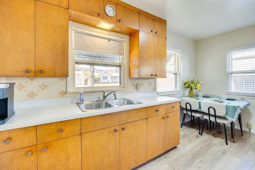 Walk to Old Colorado City Home with Fenced Yard in Colorado Springs, USA