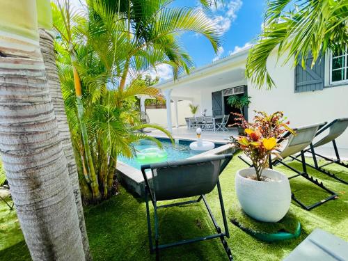 Villa Tropical Paradise avec piscine, 4 chambres in Le Moule