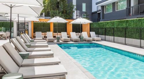 DTLA Luxury Condo with Pool, Gym, Work Pods & Conference Room in Los Angeles, USA