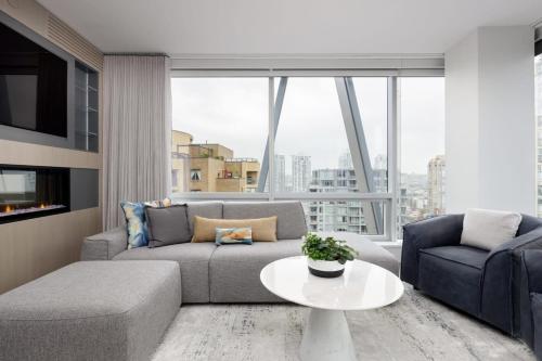 Amazing 3BR Condo Right in the Heart of Yaletown in Vancouver, Canada