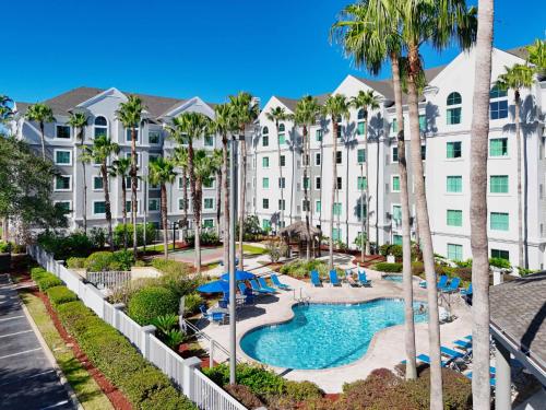 Lake Buena Vista Suite 2 Queens - image 2