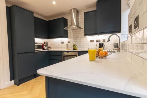 Cocina, Charming Home in Bromsgrove - Perfect for Groups in Bromsgrove