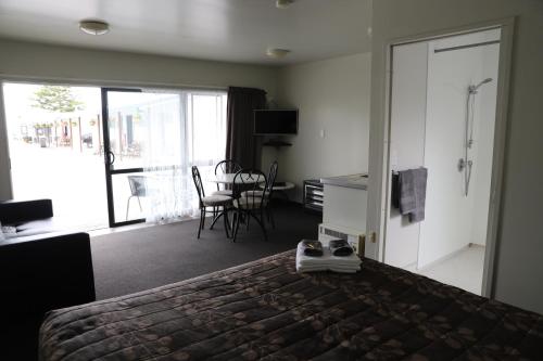 塞拉利昂海滨汽车旅馆 (Sierra Beachfront Motel) in 凯库拉