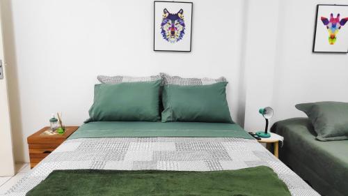1 double bed, 1 twin bed