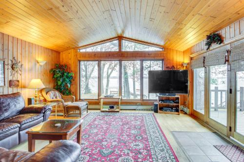 Scenic Cabin w/ Private Beach in Crosslake! in Crosslake (MN)