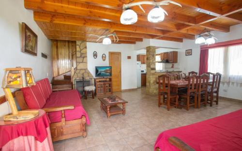 3 bedrooms, 8 beds