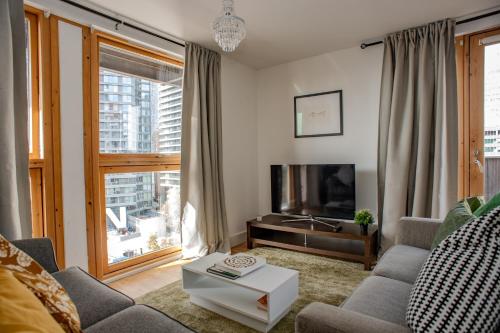 Luxury cosy apartment with stunning London skyline views!, Londres