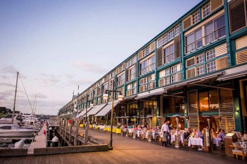 Spacious Waterfront Luxury at Woolloomooloo Wharf - image 11