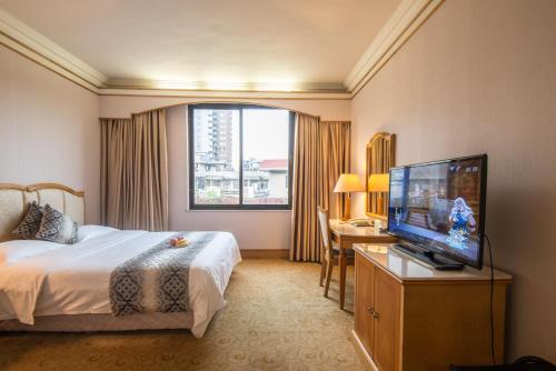 room detail thumbnail 1