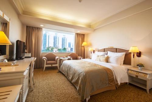 room detail thumbnail 1