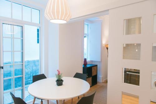 Entre o Carmo e a Trindade near Estadio do Sport Lisboa e Benfica