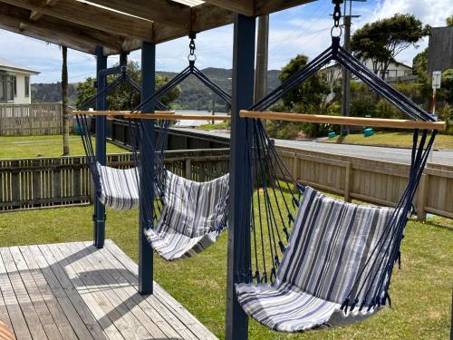 Relaxing Raglan & the Boat House