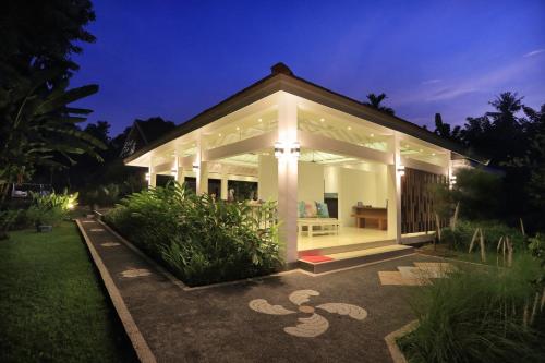 彭多克安格雷克普蒂民宿 Pondok Anggrek Putih Homestay