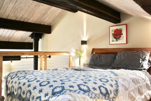 Modern Cabin-Style Loft in Vail On Shuttle Route in Vail, USA