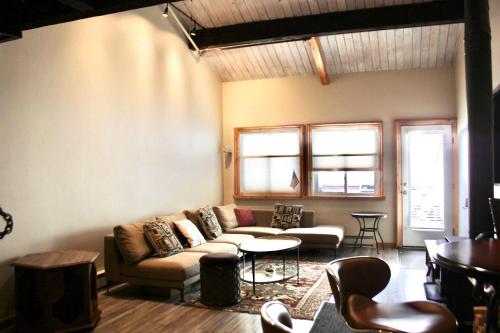 Modern Cabin-Style Loft in Vail On Shuttle Route in Vail, USA