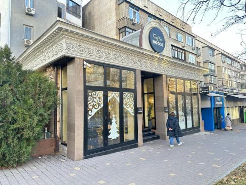 Золотои Квадрат на проспекте Достык photo 5