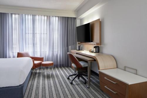 Courtyard by Marriott Nashville Downtown - image 6