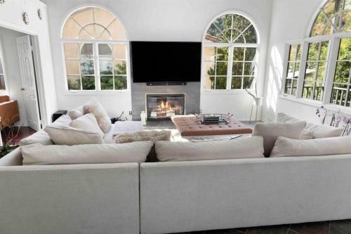 Stunning Mediterranean Mansion in Laurel Canyon, Los Angeles (fotografie 7)