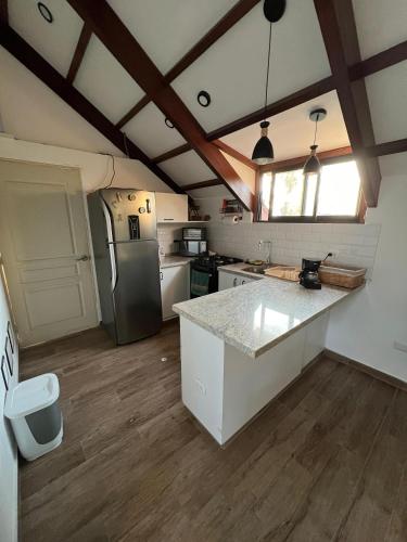 virtuve, Cozy Home with Huge Lawn and Pool - WiFi in Chincha Alta