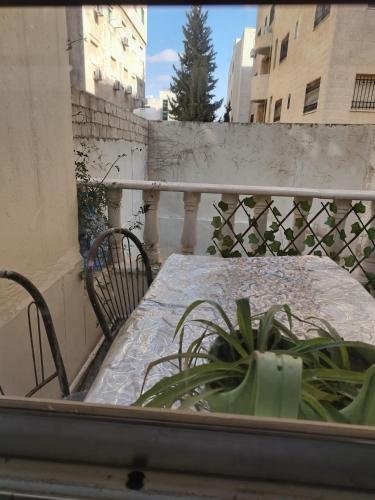 شقه بغرفه وصاله وبلكونه بدون شراكة in Yajouz