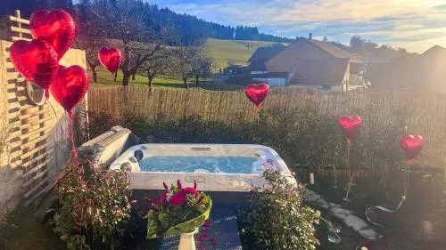 Love room romantique avec jardin et Jacuzzi in Prez-vers-Siviriez, Schweiz