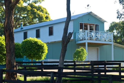 Howards Hill Retreat in Boneo