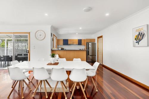 Five-Bedroom House image 10